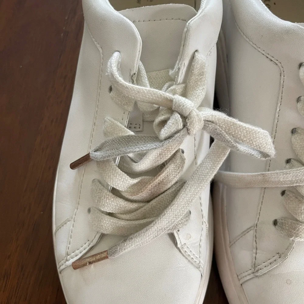 Kate Spade Lift Sneaker Womens 8B White Gold Leather Platform Casual Preppy